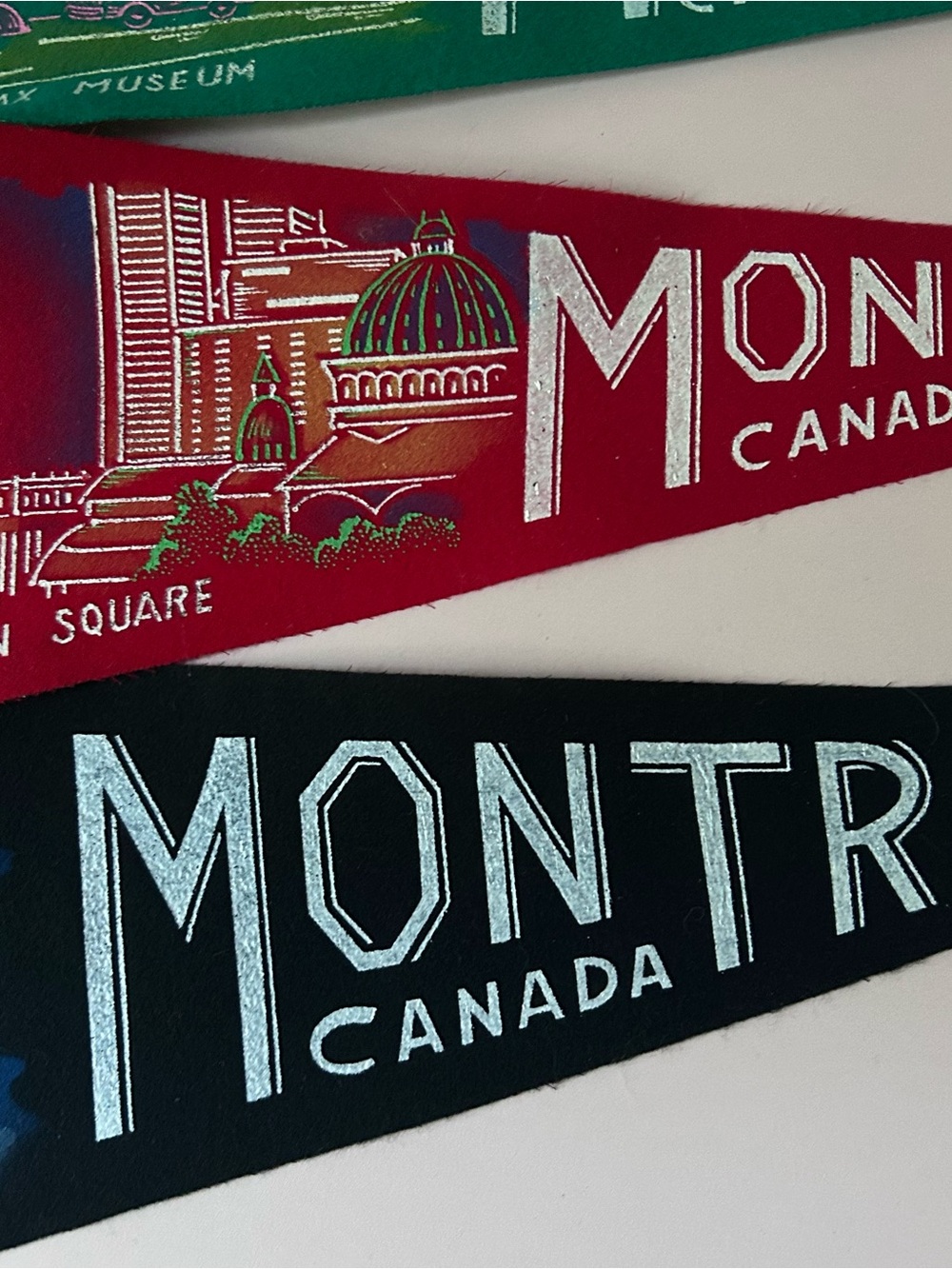 Rare Vintage Montreal Landmarks Canada Felt Pennant Lot – Set of 4 Deadstock 60s - Picture 4 of 13